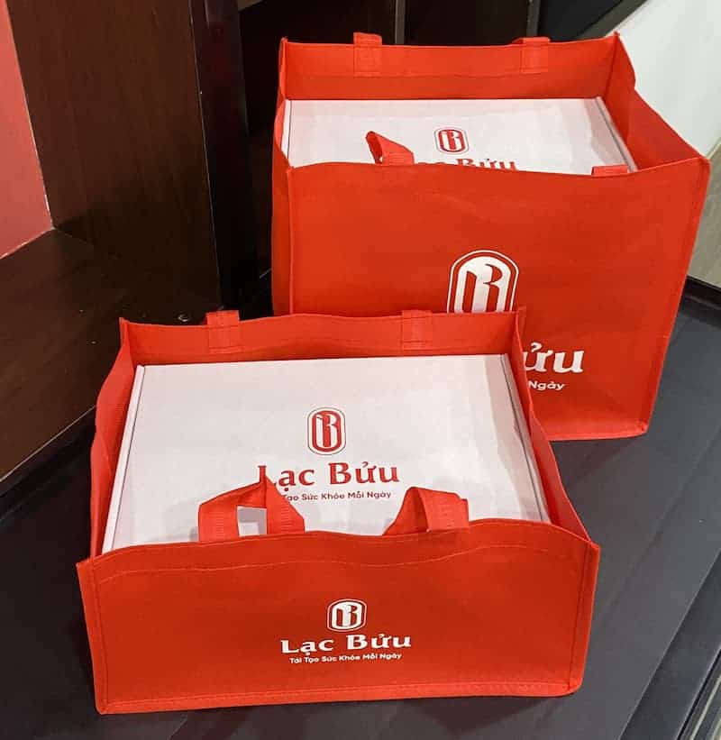 Chị Hiền Đến Đặt 2 Phần Súp Bào Ngư Vi Cá Cho Ba Mẹ Thưởng Thức 3