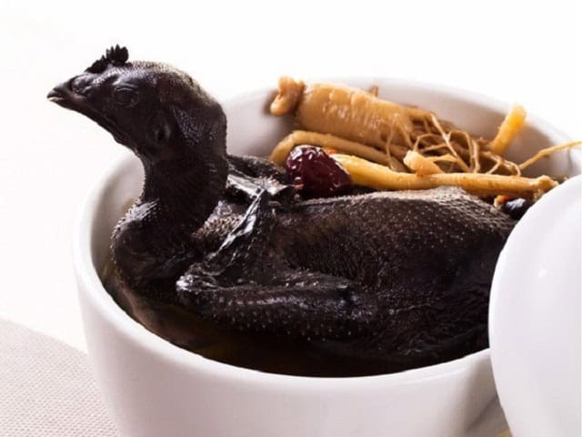 Gà ác nấu gì ngon? 06 món gà ác để tẩm bổ dành cho gia đình 4 Ga-ac-ham-nhan-sam
