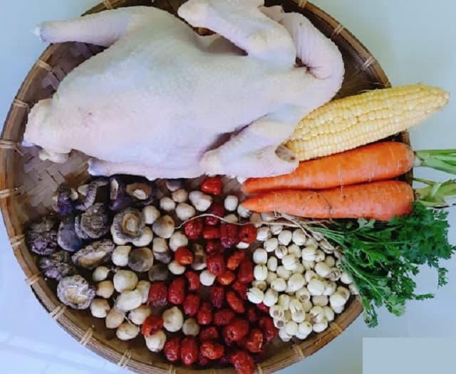 Cách làm gà hầm hạt sen thơm ngon ngay tại nhà 1 Nguyen-lieu-ga-ham-hat-sen-min