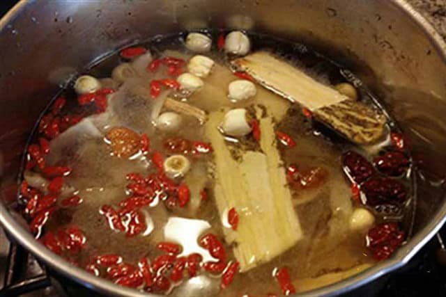 cach-nau-lau-ga-thuoc-bac-ngon-quan-trong-nhat-o-khau-che-bien-nuoc-dung 1 cach-nau-lau-ga-thuoc-bac-ngon-quan-trong-nhat-o-khau-che-bien-nuoc-dung