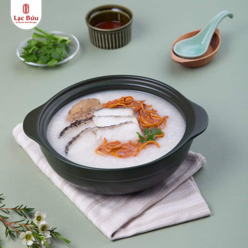 Lạc Bửu Làm Cháo Cháo Cá Lóc Thêm Nhiều Hành Gừng Để Chị Như Giải Cảm.