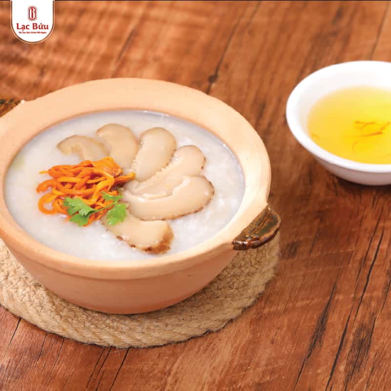 Cháo tổ yến mua ở đâu mềm sánh mịn, dễ ăn dễ tiêu cho người bệnh. 2