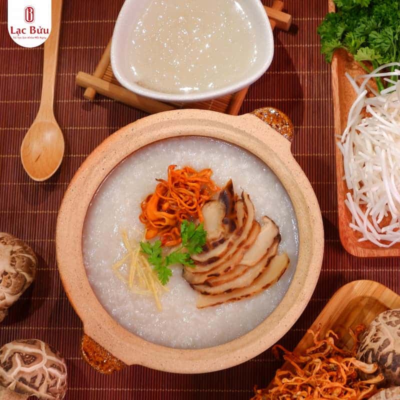 Cháo tổ yến mua ở đâu mềm sánh mịn, dễ ăn dễ tiêu cho người bệnh.